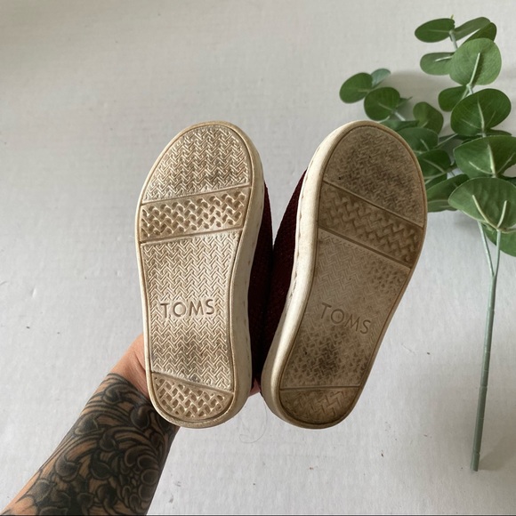 TOMS Toddler Kids Size 6 Maroon Red Slip On Sneaker - Picture 4 of 7